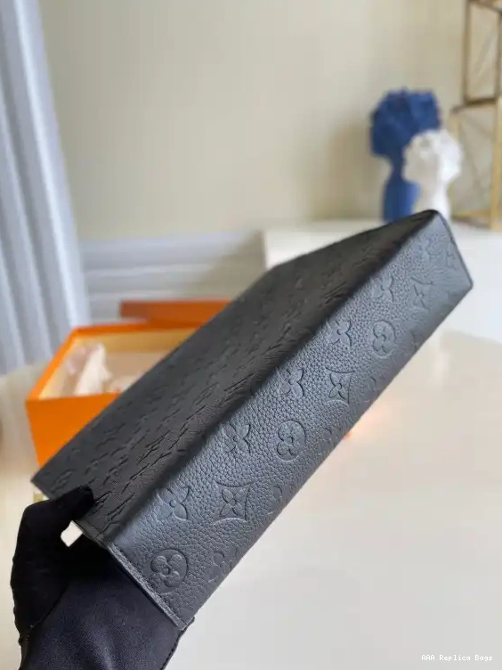 Aaa replica ru VUITTON VOYAGE POCHETTE LOUIS 0615